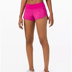 Speed Up Low-Rise Lined Short 2.5" Ripened Raspberry